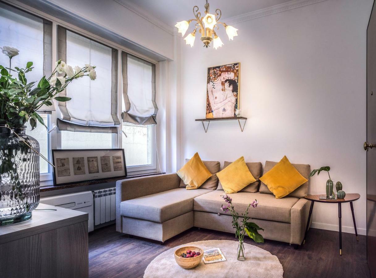 Seven Home Milan Bagian luar foto