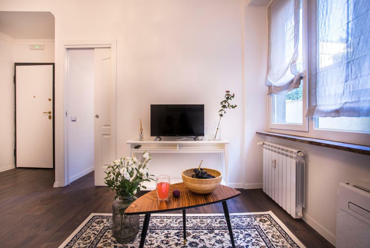 Seven Home Milan Bagian luar foto
